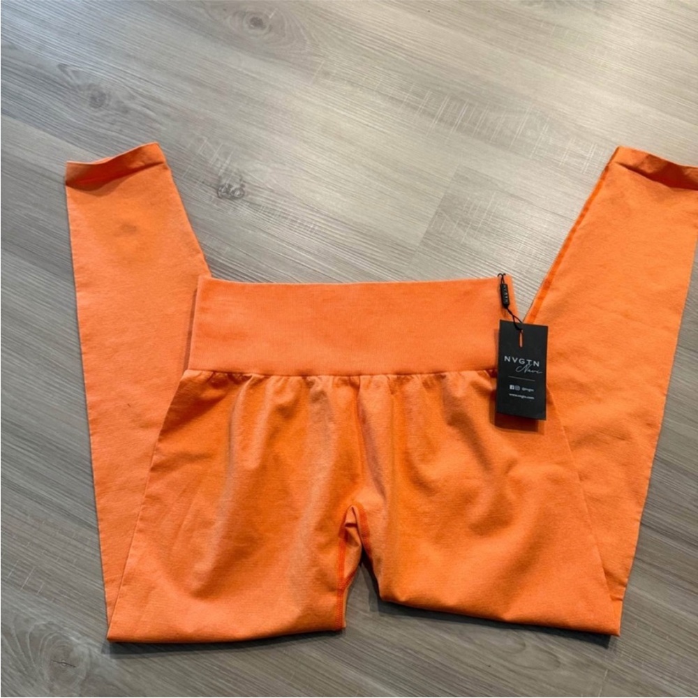 NWT NVGTN Vibrant Orange Leggings Workout Pants Size Large